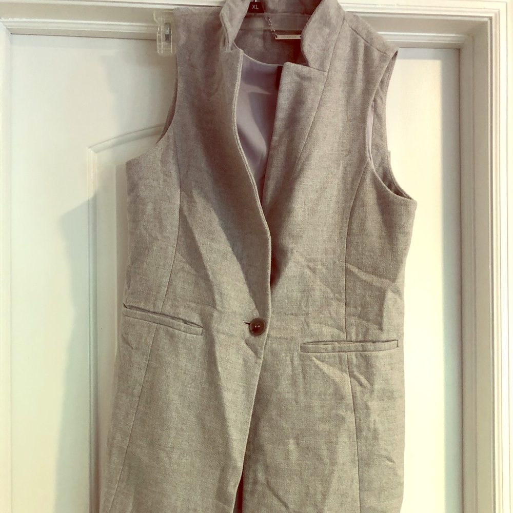 WHMB light grey vest SZ 10